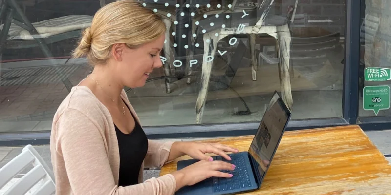 Digital nomad business owner